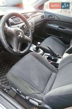 Седан Mitsubishi Lancer 2008 в  фото 4 Седан Mitsubishi Lancer 2008 в