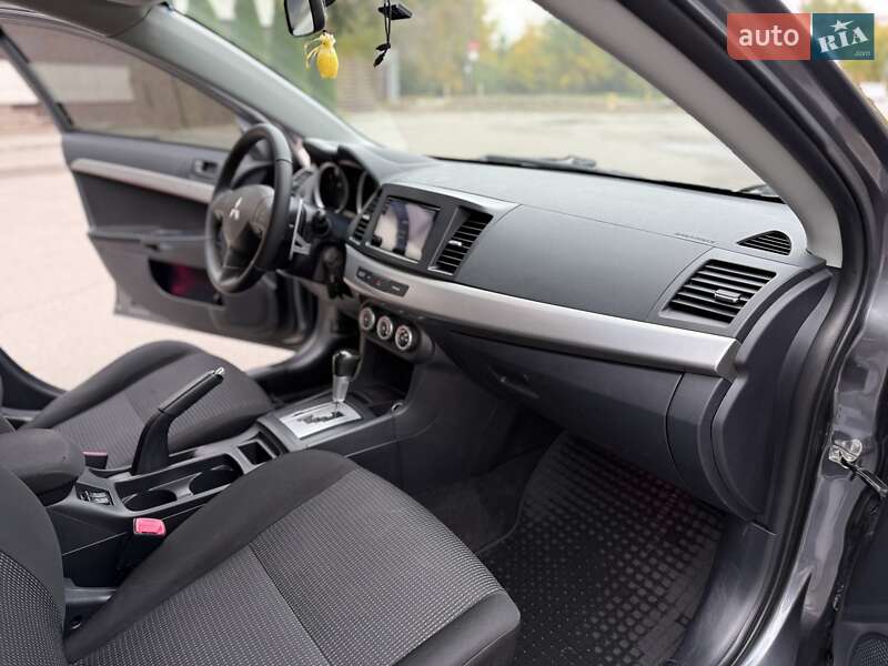 Седан Mitsubishi Lancer 2008 в Днепре