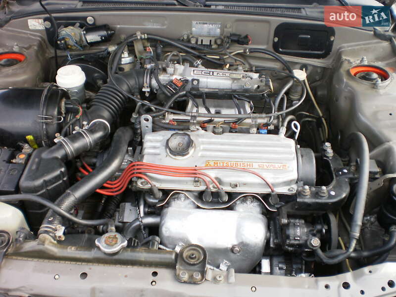 Лифтбек Mitsubishi Lancer 1991 в Южноукраинске фото 4 Лифтбек Mitsubishi Lancer 1991 в Южноукраинске