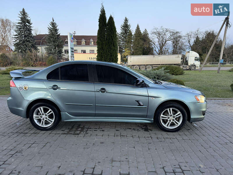 Седан Mitsubishi Lancer 2007 в Самборе
