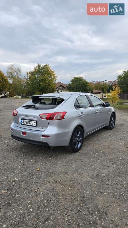 Хэтчбек Mitsubishi Lancer 2011 в Ужгороде