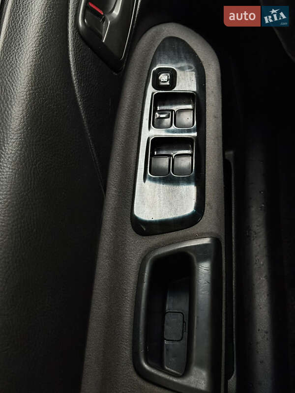 Седан Mitsubishi Lancer 2005 в Кременчуге фото 25 Седан Mitsubishi Lancer 2005 в Кременчуге