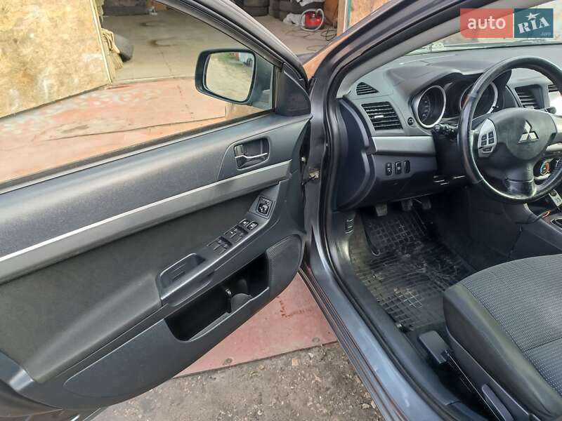 Хэтчбек Mitsubishi Lancer 2011 в Харькове фото 20 Хэтчбек Mitsubishi Lancer 2011 в Харькове