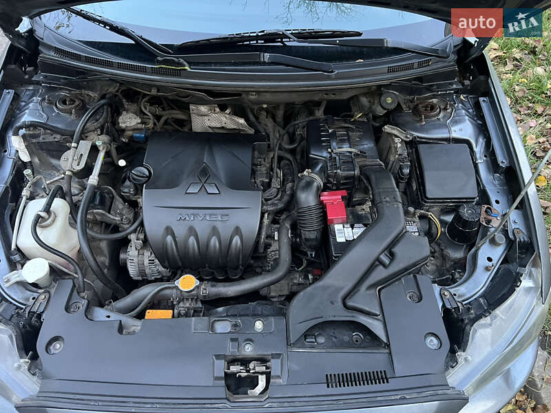 Седан Mitsubishi Lancer 2008 в Виннице