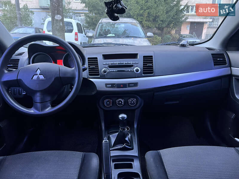 Седан Mitsubishi Lancer 2008 в Виннице