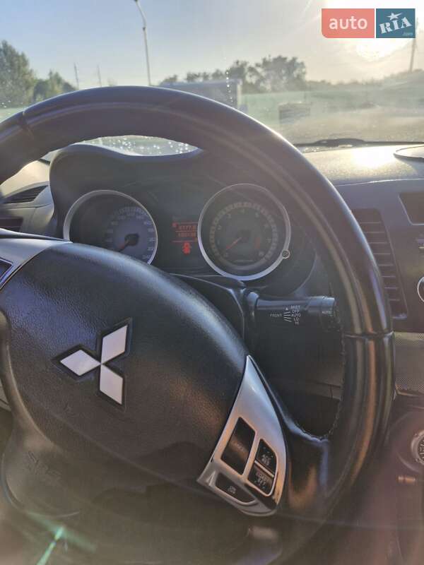 Седан Mitsubishi Lancer 2009 в Виннице