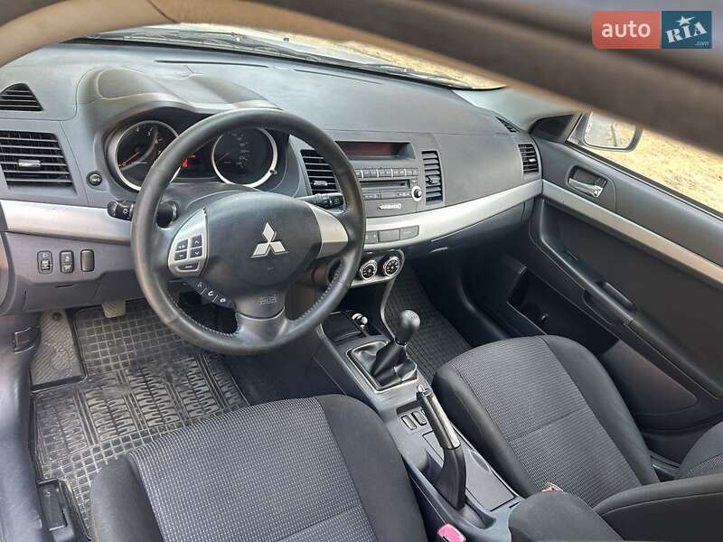 Хэтчбек Mitsubishi Lancer 2011 в Николаеве фото 7 Хэтчбек Mitsubishi Lancer 2011 в Николаеве