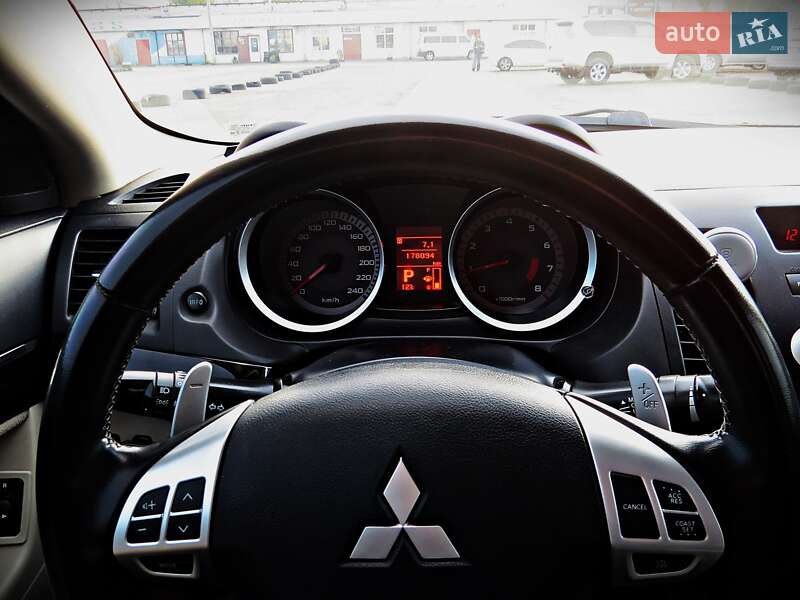 Седан Mitsubishi Lancer 2008 в Черкасах