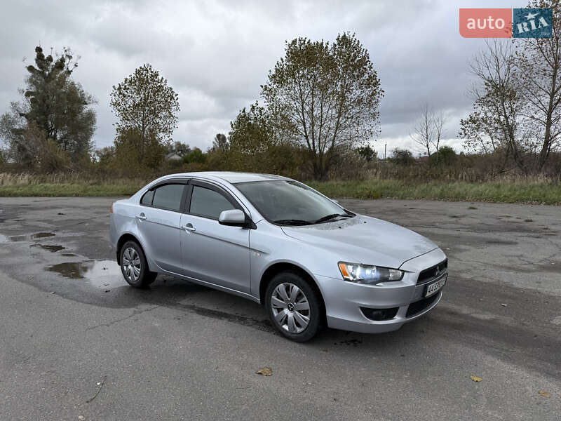 Седан Mitsubishi Lancer 2007 в Дымере