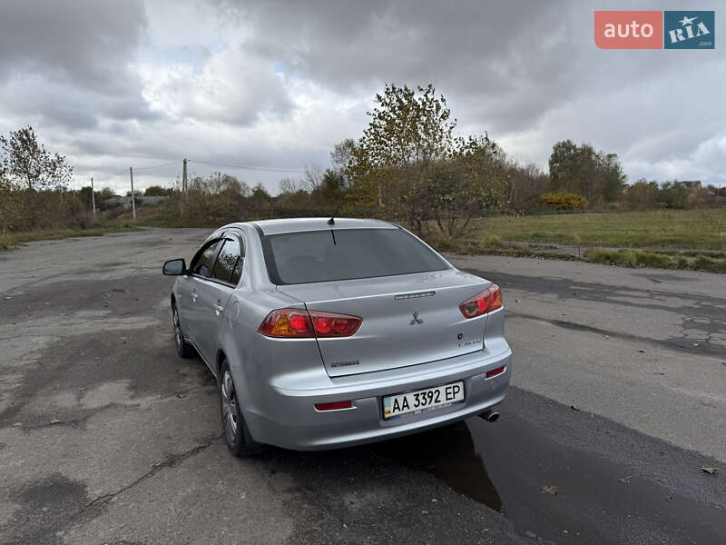 Седан Mitsubishi Lancer 2007 в Дымере
