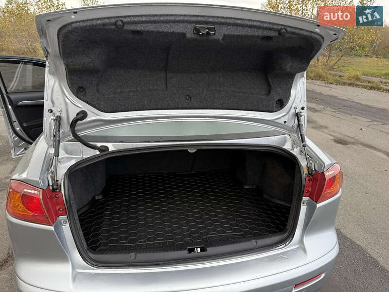 Седан Mitsubishi Lancer 2007 в Дымере