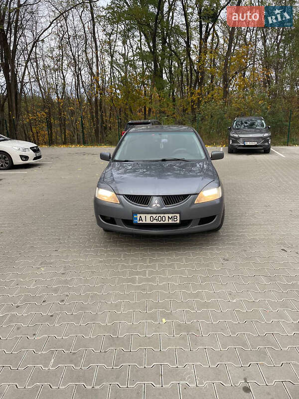 Седан Mitsubishi Lancer 2004 в Обухове фото Седан Mitsubishi Lancer 2004 в Обухове