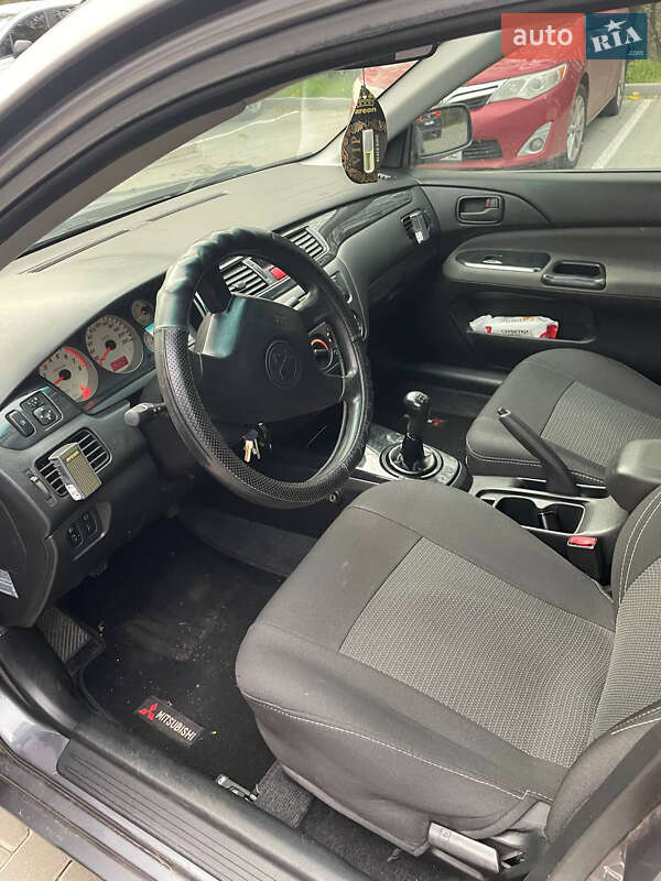 Седан Mitsubishi Lancer 2004 в Обухове фото 3 Седан Mitsubishi Lancer 2004 в Обухове