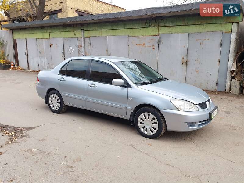 Седан Mitsubishi Lancer 2006 в Києві