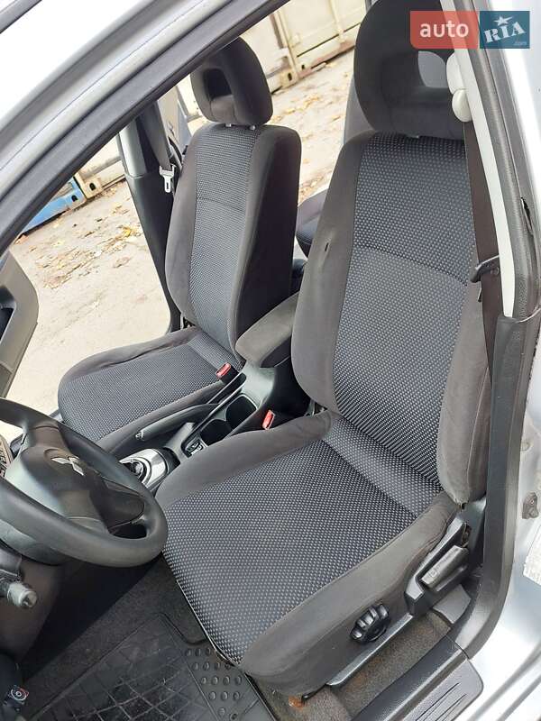 Седан Mitsubishi Lancer 2006 в Києві