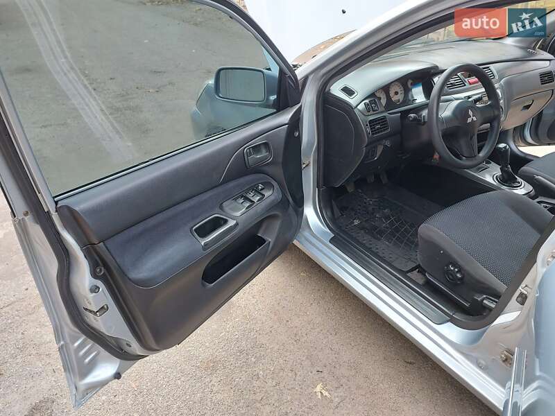 Седан Mitsubishi Lancer 2006 в Києві