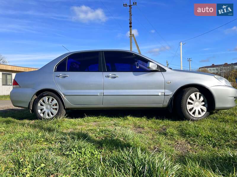 Седан Mitsubishi Lancer 2008 в Киеве