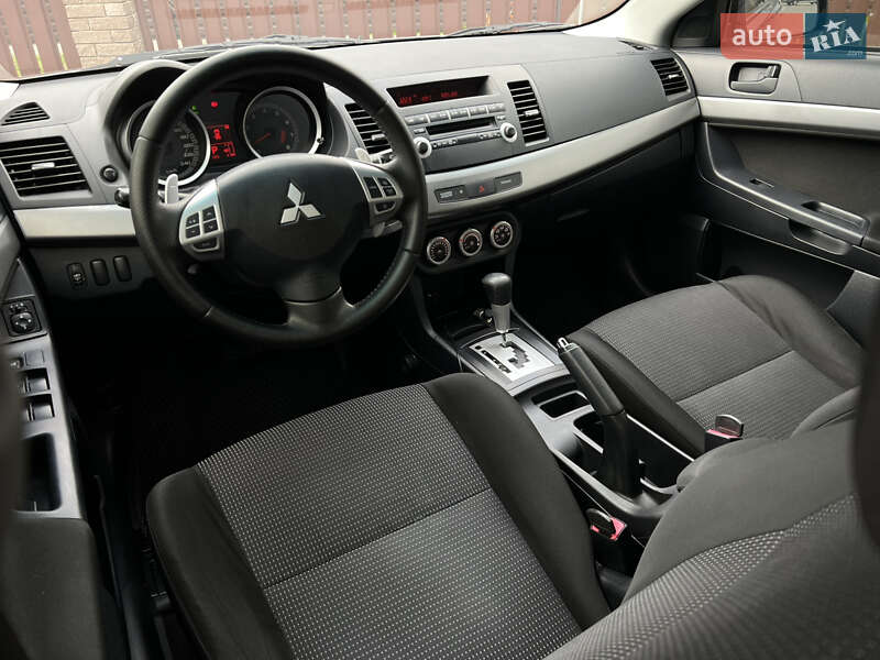 Седан Mitsubishi Lancer 2009 в Черкассах