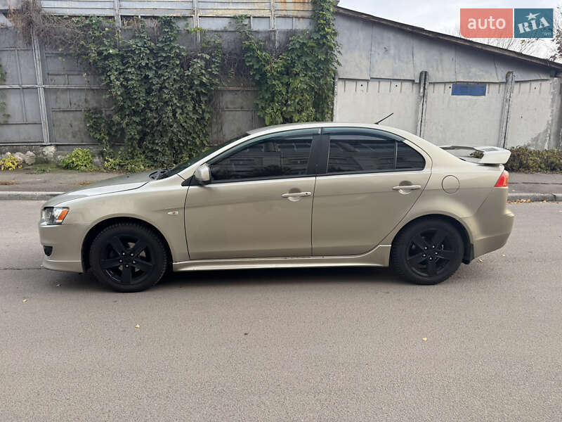 Седан Mitsubishi Lancer 2007 в Киеве