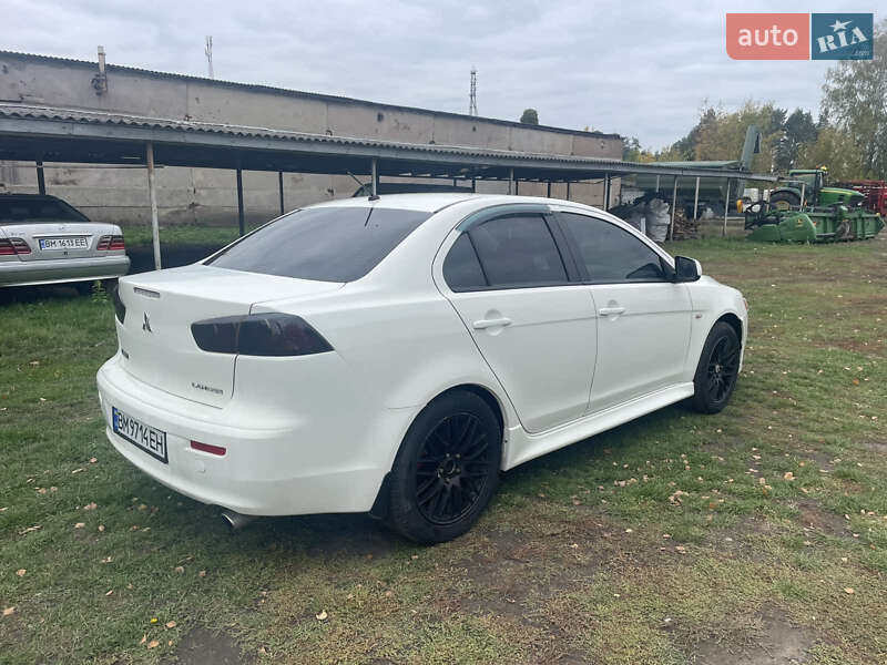 Седан Mitsubishi Lancer 2013 в Львове