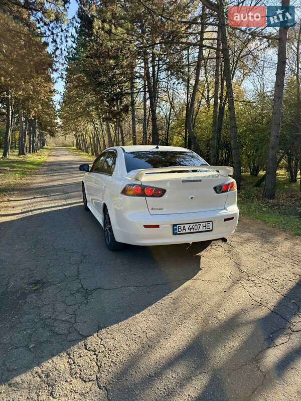 Седан Mitsubishi Lancer 2017 в Долинской