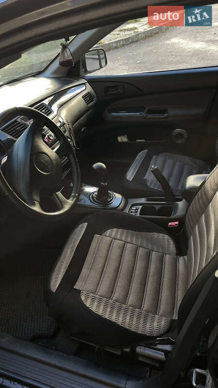 Седан Mitsubishi Lancer 2005 в Львове фото 12 Седан Mitsubishi Lancer 2005 в Львове