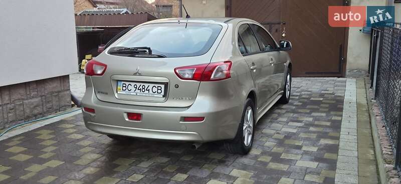Хетчбек Mitsubishi Lancer 2009 в Городку