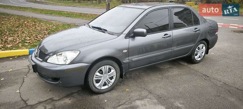 Седан Mitsubishi Lancer 2006 в Киеве