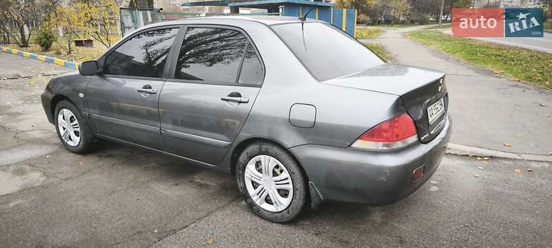 Седан Mitsubishi Lancer 2006 в Киеве