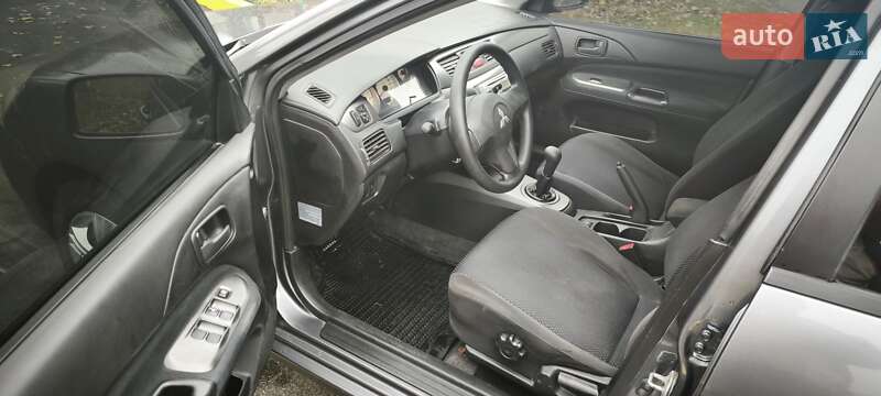 Седан Mitsubishi Lancer 2006 в Киеве