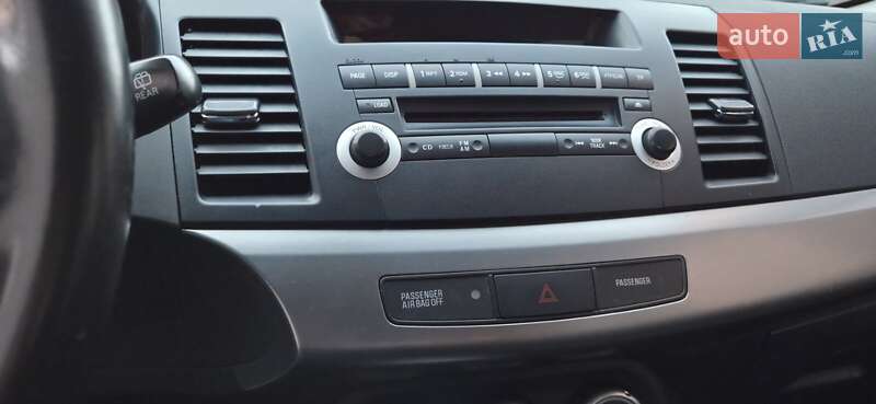 Хэтчбек Mitsubishi Lancer 2009 в Львове фото 12 Хэтчбек Mitsubishi Lancer 2009 в Львове