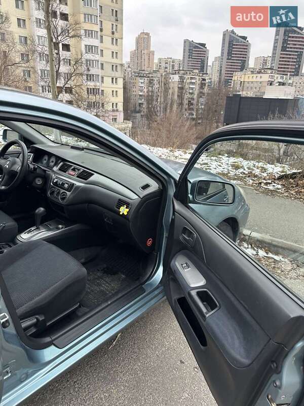 Седан Mitsubishi Lancer 2006 в Киеве
