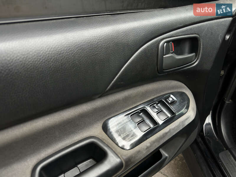 Седан Mitsubishi Lancer 2005 в Києві