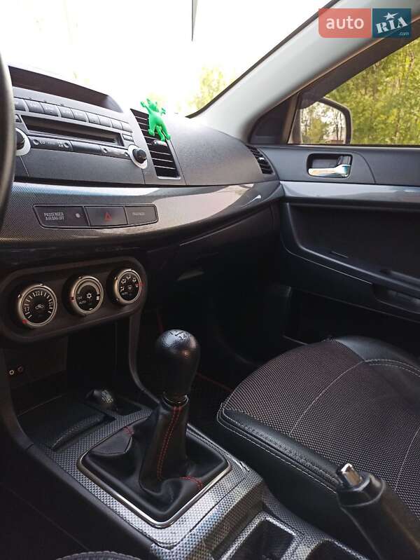 Седан Mitsubishi Lancer 2008 в Тростянце