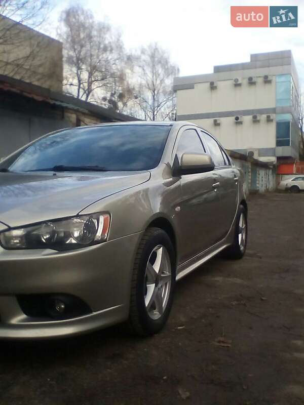 Седан Mitsubishi Lancer 2011 в Львові
