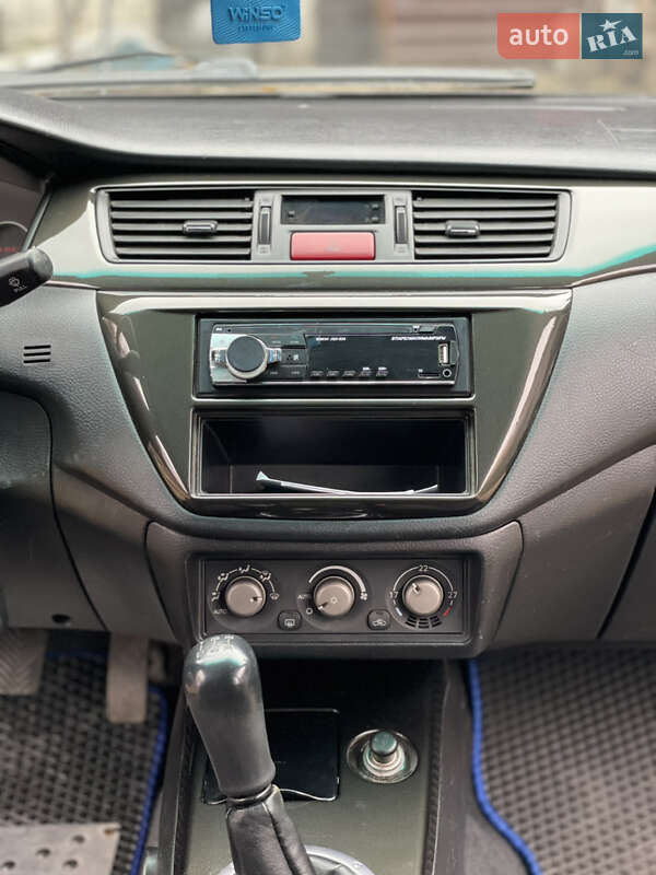 Седан Mitsubishi Lancer 2006 в Черкасах