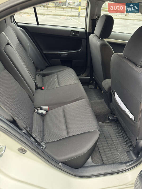 Хетчбек Mitsubishi Lancer 2009 в Києві