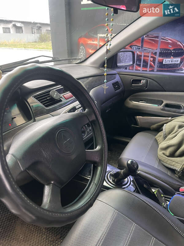 Седан Mitsubishi Lancer 2004 в Стебнику фото 14 Седан Mitsubishi Lancer 2004 в Стебнику