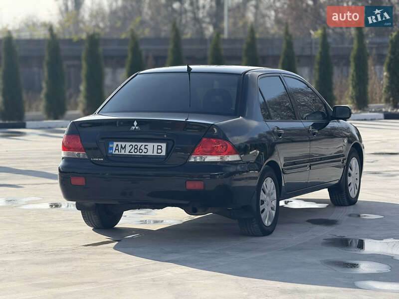 Седан Mitsubishi Lancer 2005 в Звягеле