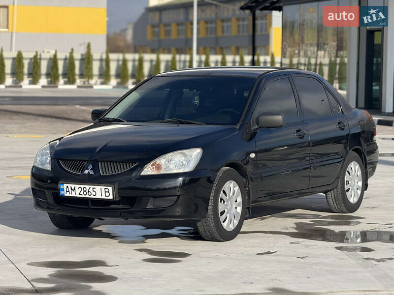 Седан Mitsubishi Lancer 2005 в Звягеле