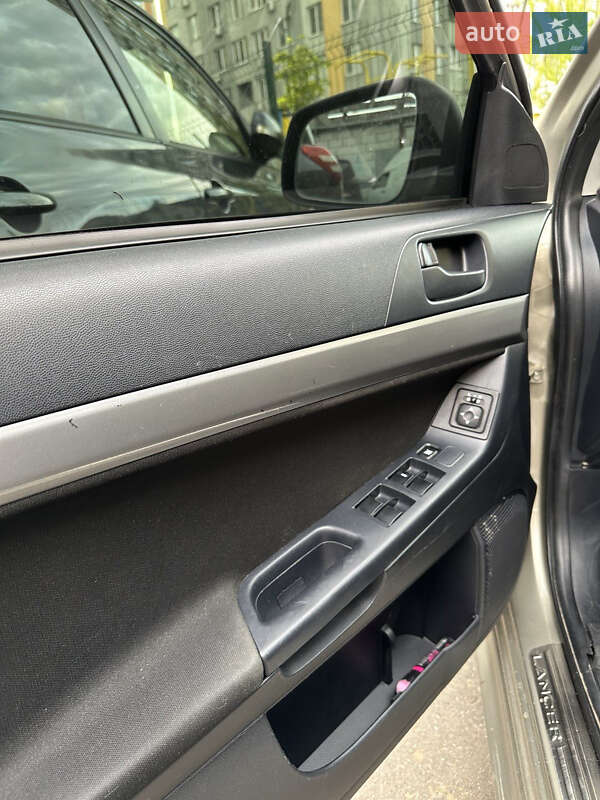 Седан Mitsubishi Lancer 2008 в Києві