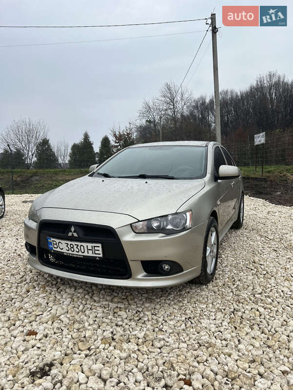 Седан Mitsubishi Lancer 2011 в Львові