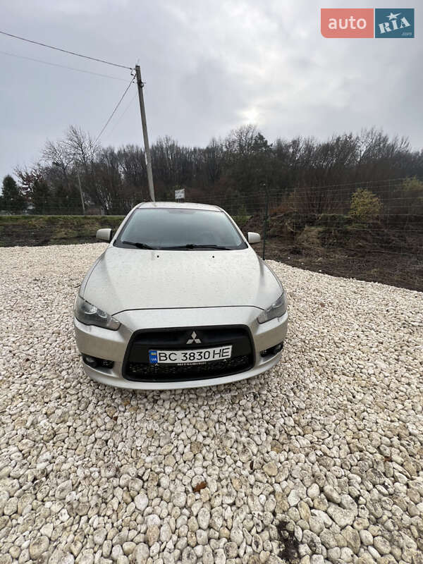 Седан Mitsubishi Lancer 2011 в Львові