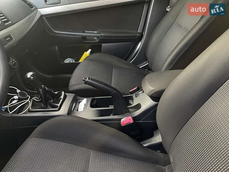 Седан Mitsubishi Lancer 2008 в Днепре