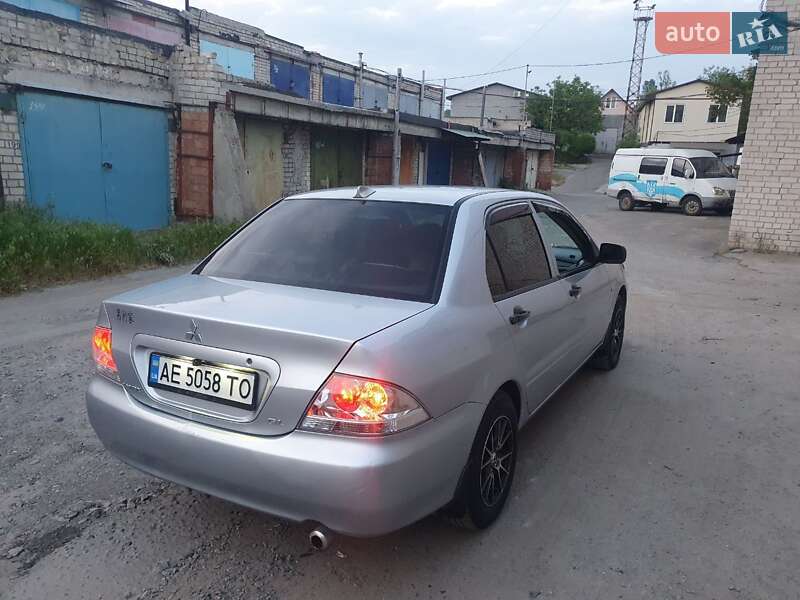 Седан Mitsubishi Lancer 2004 в Днепре