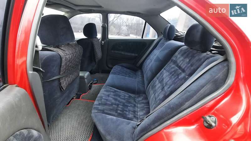 Седан Mitsubishi Lancer 1996 в Братському