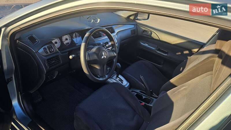 Седан Mitsubishi Lancer 2006 в Луцке
