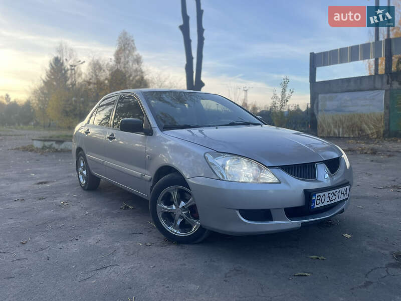 Седан Mitsubishi Lancer 2004 в Теофиполе