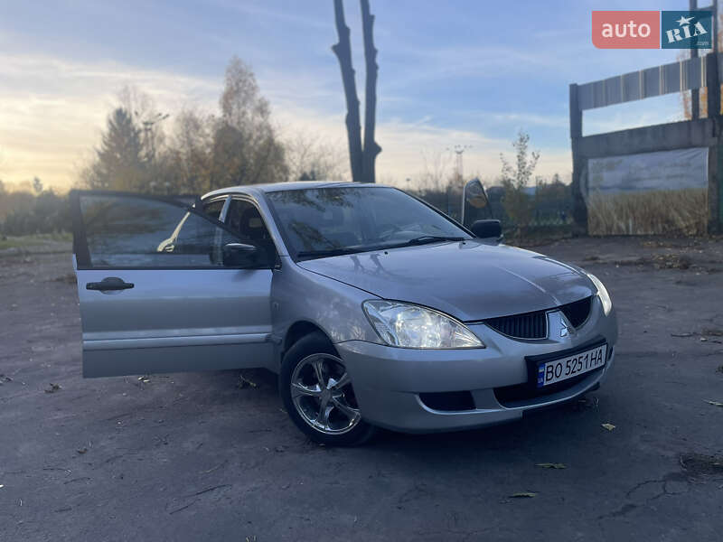 Седан Mitsubishi Lancer 2004 в Теофиполе