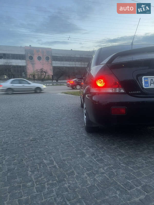 Седан Mitsubishi Lancer 2006 в Днепре